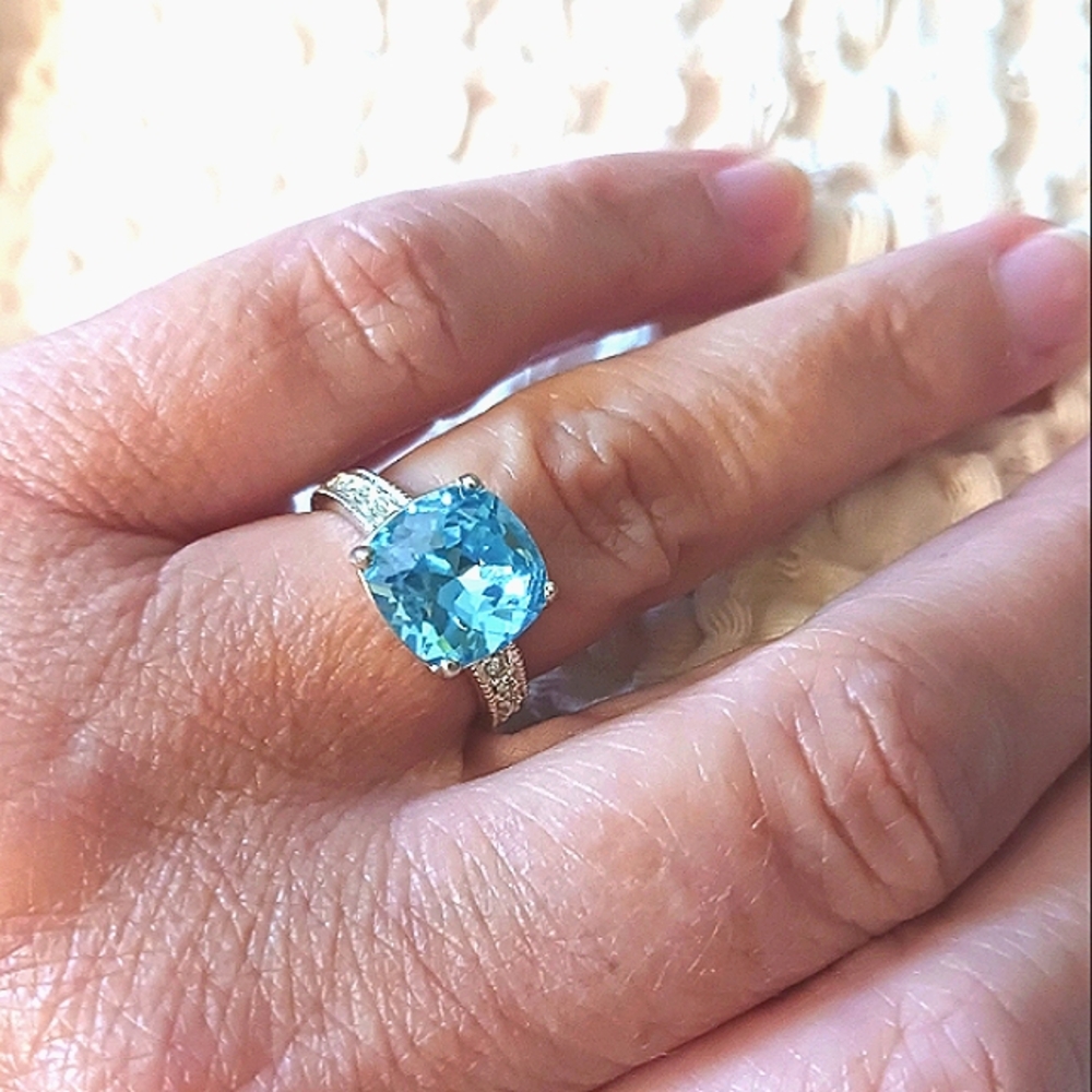 Blue cushion cut 10mm stone silver color metal Size 5 1/2--6